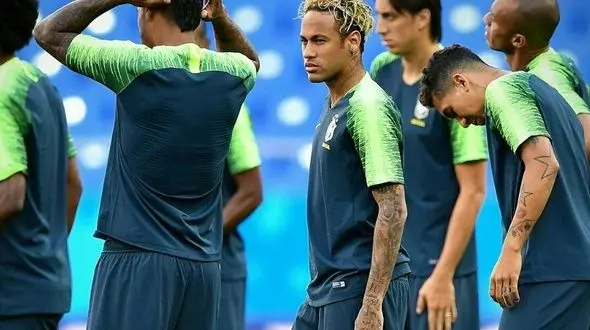 تشبیه مدل موی جدید نیمار به اسپاگتی+ عکس