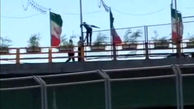 فیلم اقدام به خودکشی پسر جوان از روی پل آزادی مشهد+ عکس
