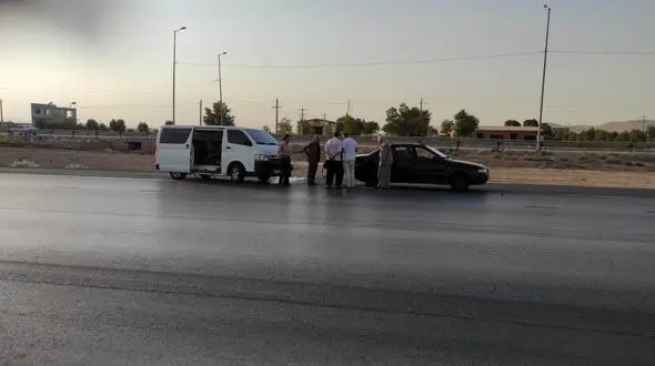 عکس / خودروی حامل خبرنگاران در کرمانشاه دچار حادثه شد/ همگی در سلامت اند