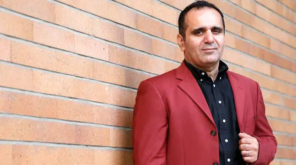 تیپ جالب و دهه هفتادی مجری و بازیگر مشهور
