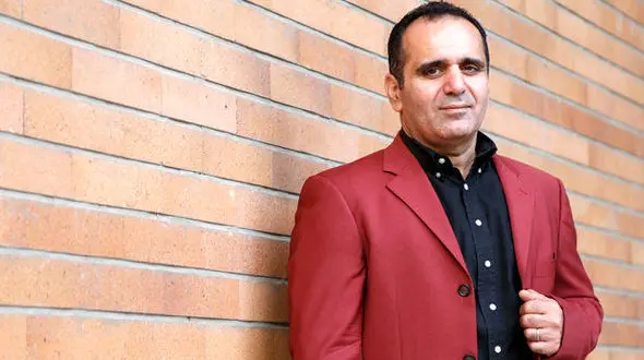 تیپ جالب و دهه هفتادی مجری و بازیگر مشهور