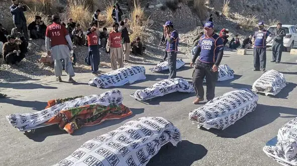 سربریدن 11 معدنچی در بلوچستان توسط داعشی ها + عکس دردناک
