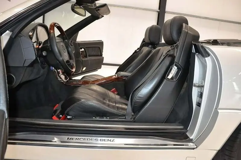 مرسدس بنز ۶۰۰ SL 6.9 BRABUS رودستر R129؛ افسانه ای نادر از دهه ۹۰
