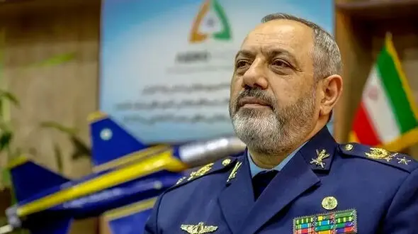 امیر سرلشکر عزیز نصیرزاده وزیر دفاع و پشتیبانى نیروهاى مسلح شهید شد