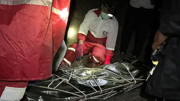 گرفتار شدن در محدوده کوهستانی جان یک نفر را گرفت + عکس