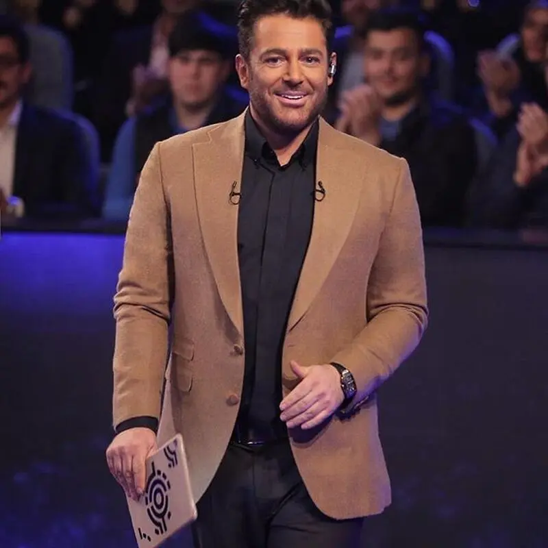 مجری گری گلزار