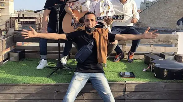 مازیار فلاحی و دوستانش در خارج از کشور + عکس