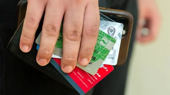 واگذاری سیم‌کارت و کارت بانکی به افغان ها  جرم با مجازات سنگین است ! / هشدار به ایرانی ها