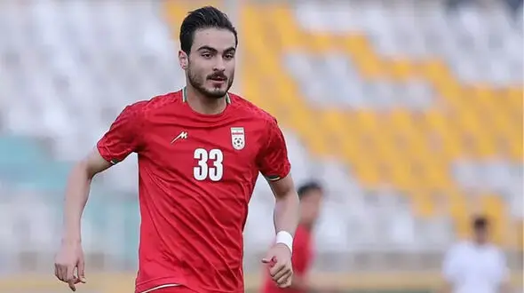 کسری طاهری رسما پرسپولیسی شد؛ رضایت نامه مهاجم روبین کازان صادر شد