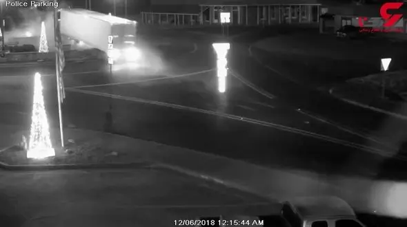 عاقبت خواب آلودگی راننده تریلی هنگام رانندگی در شب + فیلم