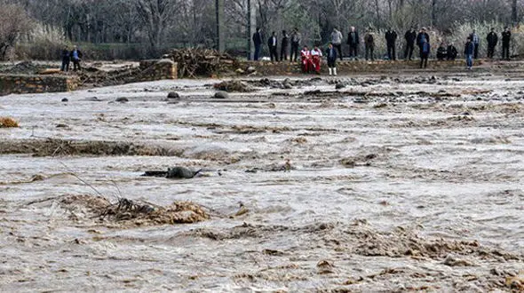 رودخانه میدان تره بار قزوین طغیان کرد، بوستان ملاخلیلا نروید
