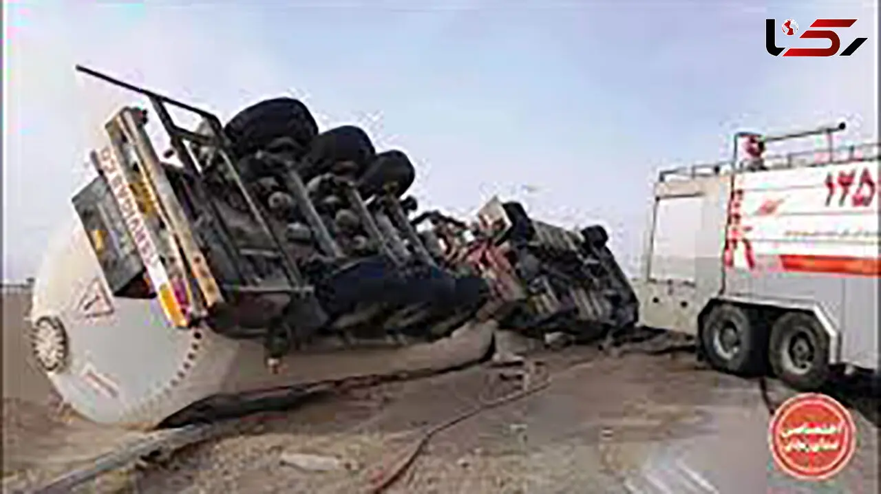 وحشت در جاده زنجان / واژگونی تانکر اسید در وسط جاده