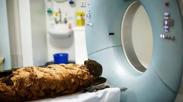 عکس های زن بارداری که زنده زنده مومیایی شد!