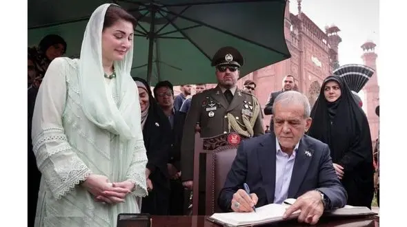 زهرا پزشکیان با پدرش در سفر به پاکستان همراه شد +عکس