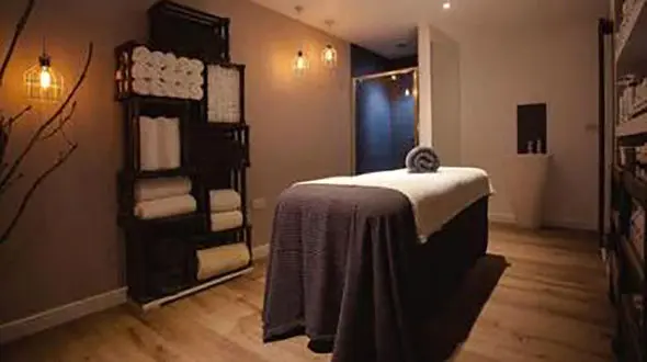 بازداشت ماساژور مرد که زنان بیرجندی را به دام می انداخت