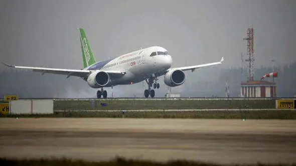 بازگشت هواپیمای مسیر مشهد - تهران به دلیل نقص فنی در موتور