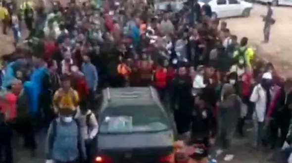 آوارگی مردم ایذه در نبود یک پل روی کارون 3 / وزارت نیرو سال ها به مسئولیت اجتماعی خود عمل نکرده است + فیلم 