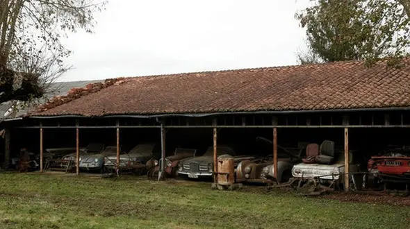 لو رفتن انبار سری پر از خودروی خاص ! + عکس