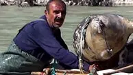 فرشته های زمینی / مردی که با قایق دست سازش نجات دهنده بیماران و نیازمندان است + فیلم