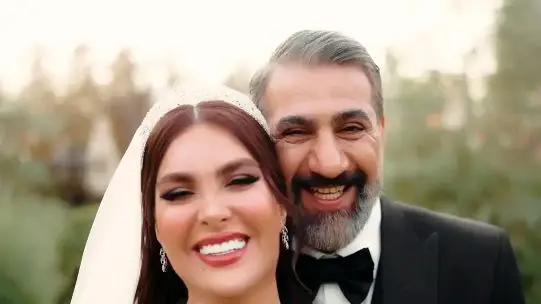 نگاهی به جشن عروسی مجلل و باشکوه محمد نادری بازیگر سریال کلینیک رویا/ از کارت عروسی دیجیتال تا استایل خاص عروس و داماد
