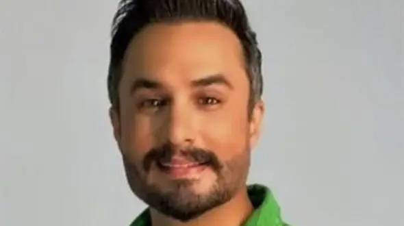 دانلود آواز عاشقانه راغب / آهنگ ﺗﻮ ﻗﻠﺒﻢ ﺗﻮﻳﻰ ﻛﻪ ﻓﻘﻄ ﺻﺎف و ﻳﻪ رﻧﮕﻰ