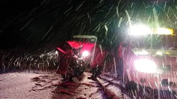 برف و کولاک 118 زن و مرد و کودک را گرفتار کرد 