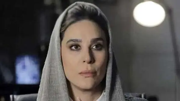 اولین عکس سحر دولتشاهی پس از جنجال‌های اخیر / بازیگر مشهور در پشت صحنه سریال «هزار و یک شب» در سلفی محسن کیایی دیده شد! / پس آزاد است ...