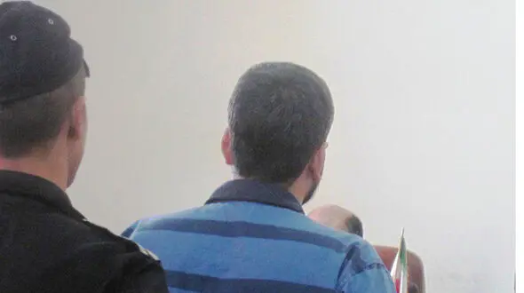 8 سال زندان و 100 ضربه شلاق برای پسر پلید همسایه / او وقتی مادرش نبود مرا به خانه شان برد