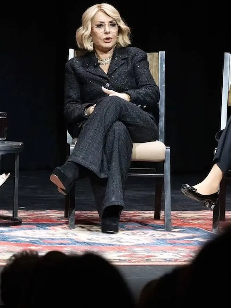 استایل مشکی گوگوش