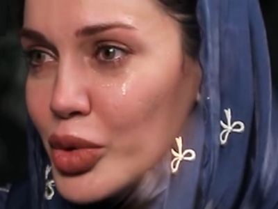 فیلم/ بغض واشک جگرسوز مریم قجر: من بدل آنجلینا جولی نیستم.../، مشکوک به ام اس بودم.../ می گفتم امام رضا.../ بهم گفتن آنجلینای مناطق محروم