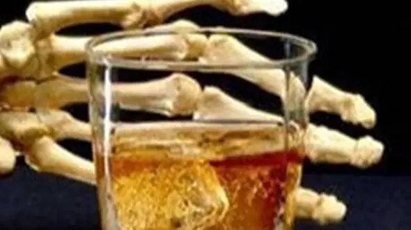 مسمومیت 9 تن با مشروبات الکلی دست ساز / در ایذه رخ داد