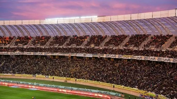 سپاهان و نساجی با حضور تماشاگر!