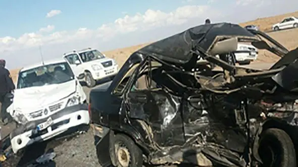 
تصادف زنجیره‌ای در محور کرمانشاه