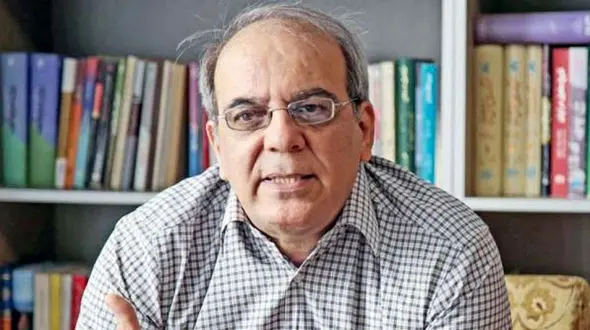 عباس عبدی: هنوز نزد فرزندانمان شرمنده هستیم که چرا خبر سقوط هواپیما را باور کردیم