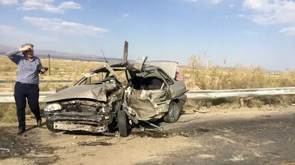 صحنه مرگ 4 زن و مرد در خودروهای مچاله شده 