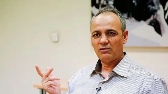 انتقاد تند زیدآبادی از ناکارآمدی؛ از تغییر ساعت تا چالش مذاکرات