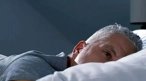 چرا کم‌ خوابی قاتل آرامش چشم‌ ها و مغز شماست؟