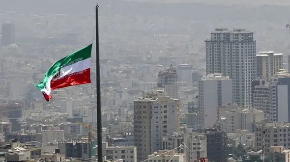 فردا وزش باد شدید در تهران  / مراقب داربست ها باشید