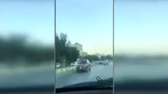 راننده ۱۷ ساله شیرازی شهر را بهم ریخت + فیلم رانندگی دنده عقب در لاین سرعت بزرگراه