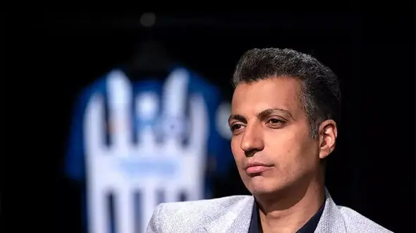 حضور عادل فردوسی‌پور در مراسم ختم زنده‌یاد اکبر عبدی