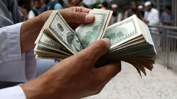 دلار تا پایان سال گرانتر می‌شود؟ / کارشناس اقتصادی پاسخ داد