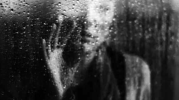 زندگی خفت بار با مردی که با زنان خیابانی ارتباط شوم دارد