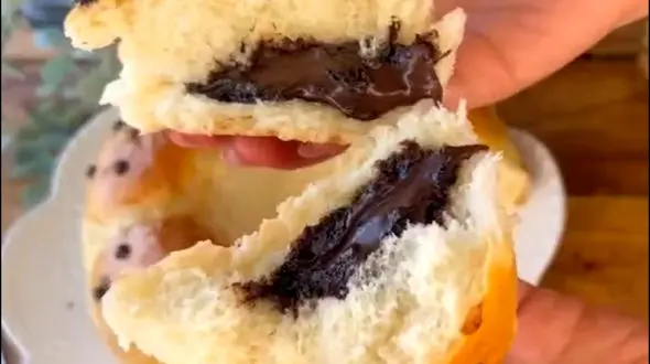 طرز تهیه نان شکلاتی و انرژی بار در منزل