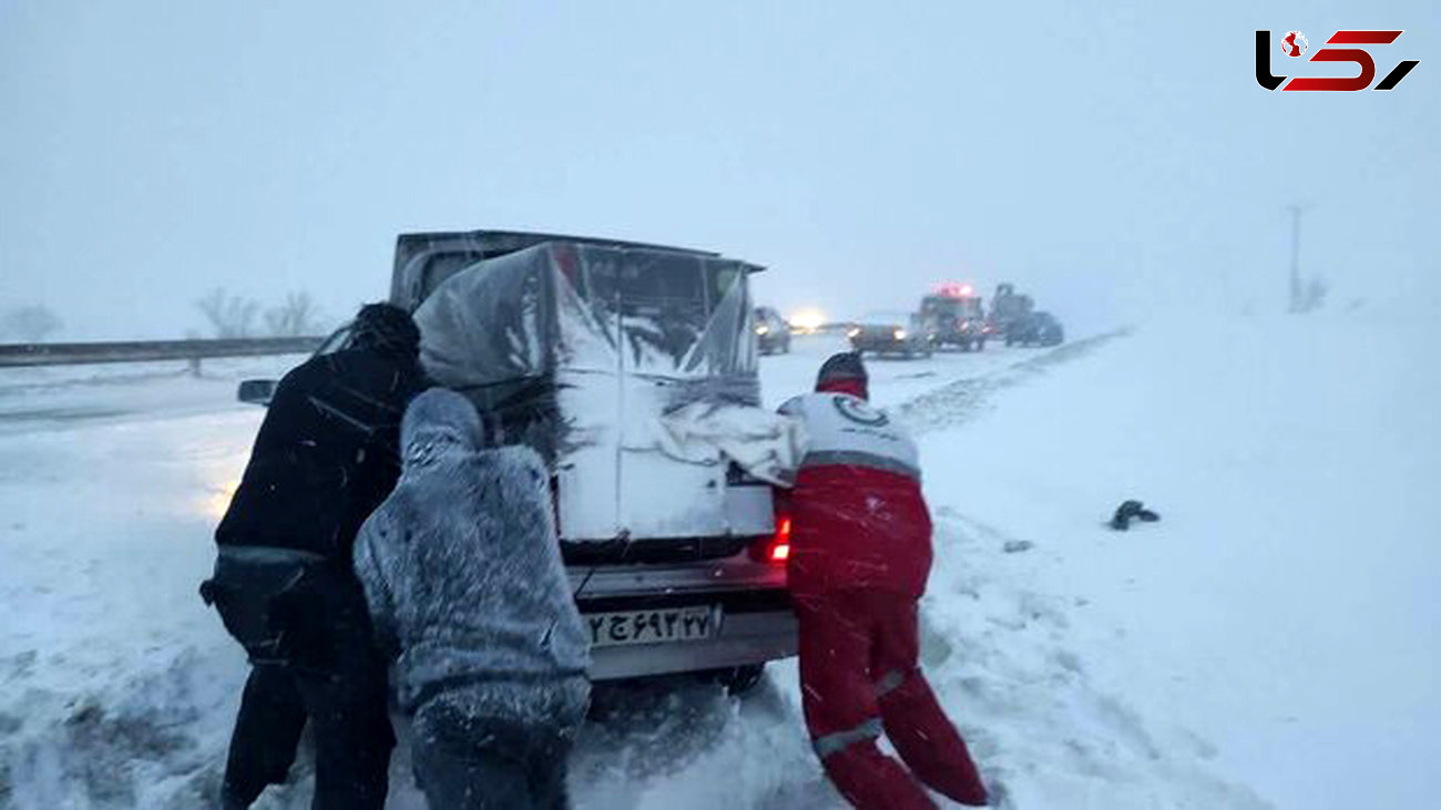 امدادگران ۵۷۰ نفر گرفتار شده در برف و کولاک خلخال را نجات دادند