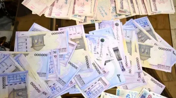 کشف 3 میلیون ریال اسکناس تقلبی در فامنین