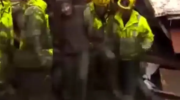 تلاش نفس‌گیر امدادگران برای نجات دختری از چاه عمیق + فیلم