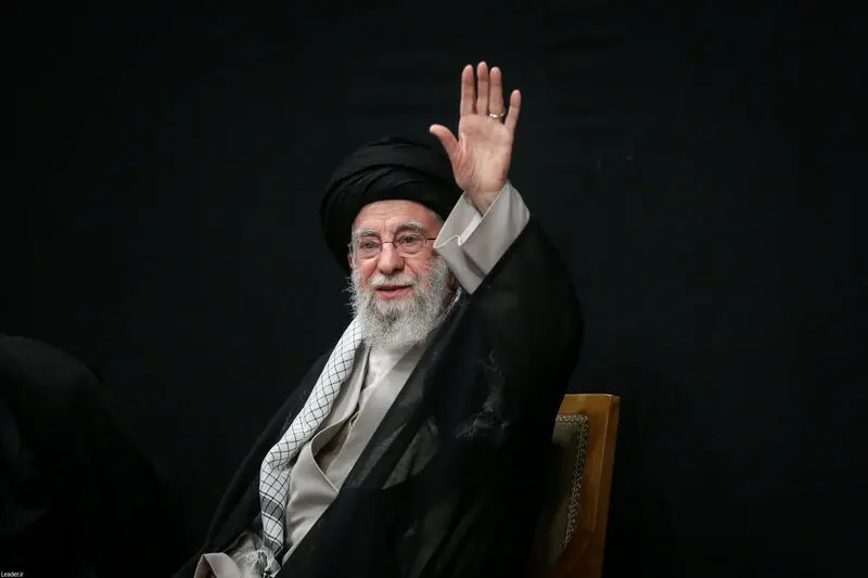 رهبر انقلاب حضرت آیت الله خامنه ای در مراسم بزرگداشت شهدای جنگ تحمیلی اخیر 7-5-1404