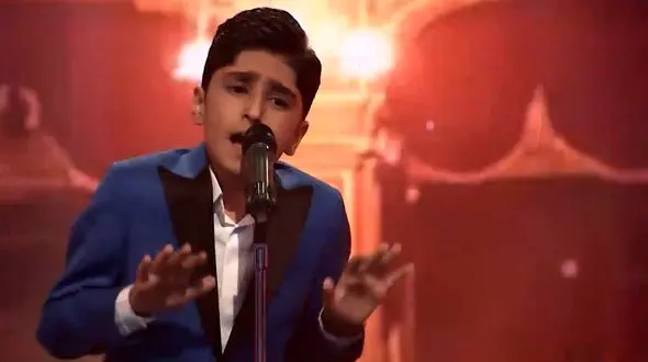 فیلم / علی طولابی در عصر جدید طوفان به پا کرد / اجرای آهنگ «ابر می‌بارد» همایون شجریان 