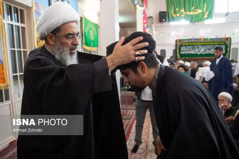 مراسم عمامه گذاری طلاب در قم