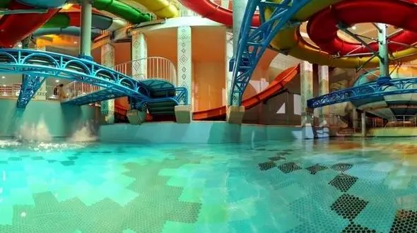 جدیدترین پارک آبی کشور در کرمانشاه / طول سرسره آبی به 130 متر می رسد!